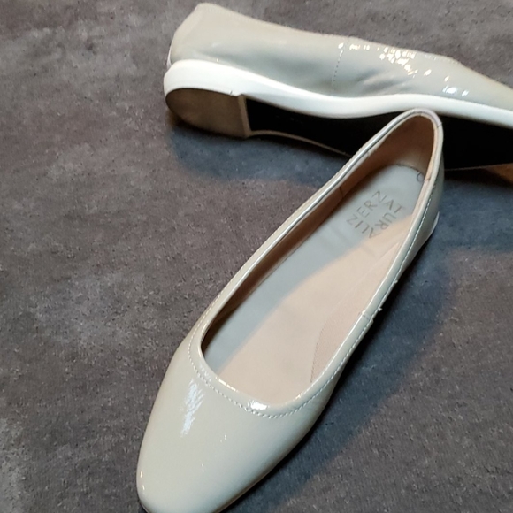 Woman - Picture 2 of 4